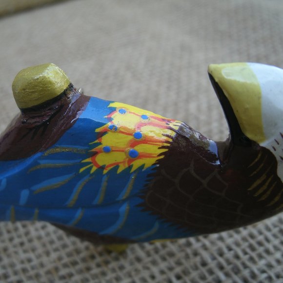 Vintage Handmade Carved Wood Parrot Pin - Picture 13 of 16